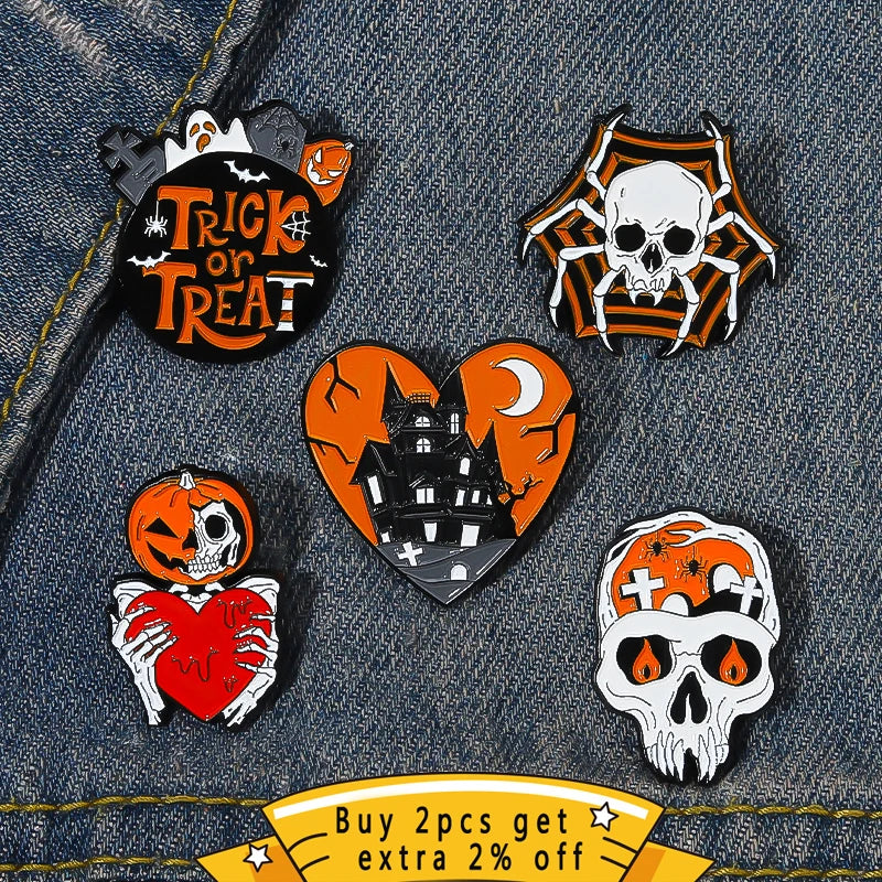 Halloween Enamel Pin Ghost Punk Black White Bone Goth Brooches Backpack Skull Horror Skeleton Spider Lapel Heart Jewelry Gift